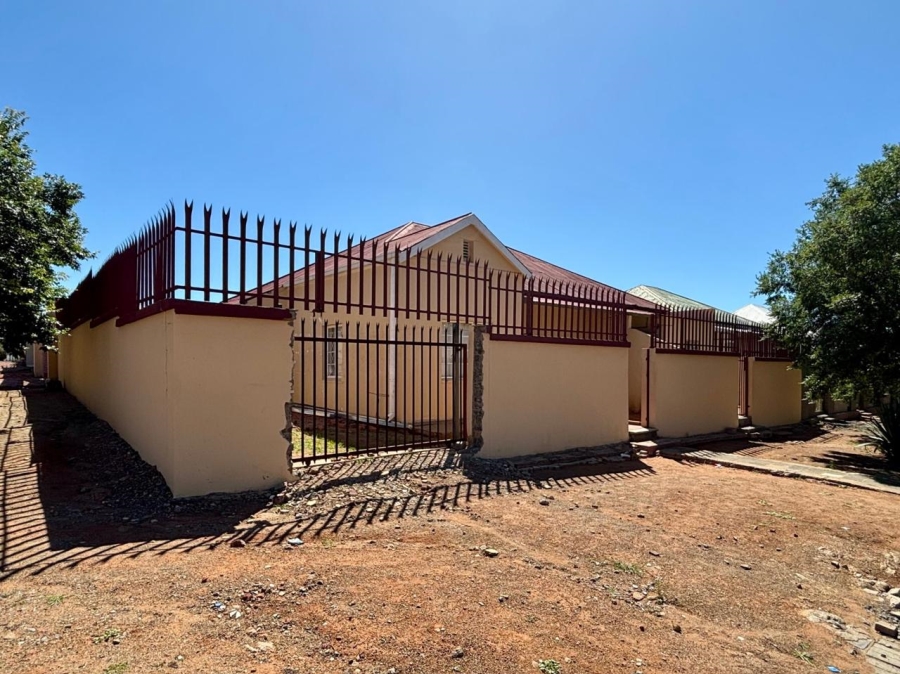 4 Bedroom Property for Sale in Beaconsfield Northern Cape